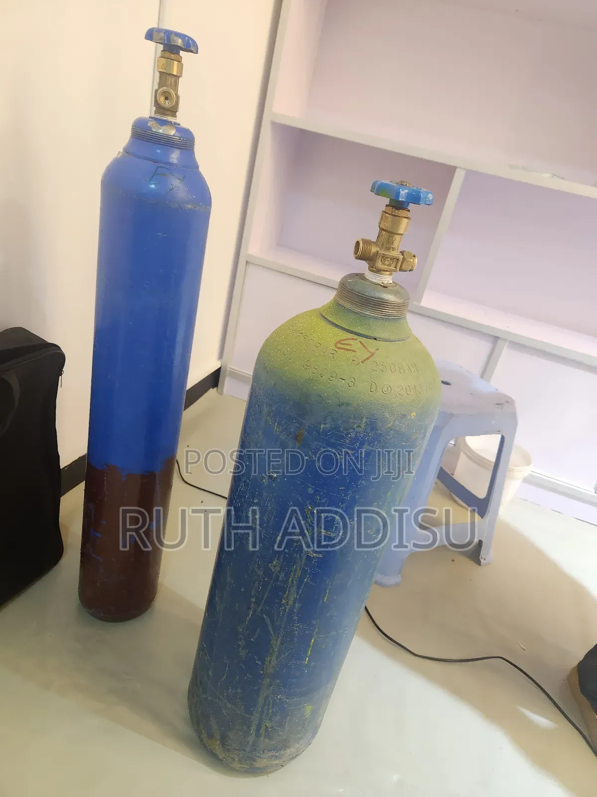 Oxygen Cylinder ተንቀሳቃሽ ባለ 20 እና 10ሌትር ተንቀሳቃሽ ኦክሲጅን ሲሊንደር አዲስ ከሬጉሌተር ጋር