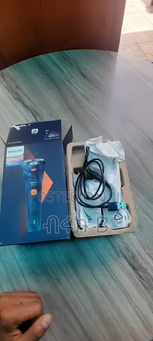 Philips Shaver 1000 Series Rechargeable Electric Razor for Men