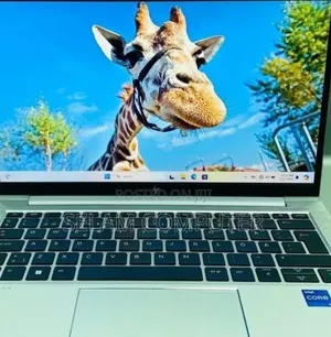 New Laptop HP EliteBook 830 G8 16GB Intel Core i5 SSD 512GB