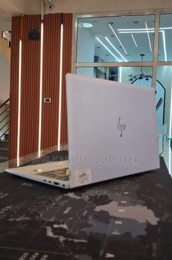 New Laptop HP EliteBook 840 G8 16GB Intel Core i7 SSD 512GB
