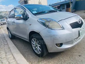 Toyota Yaris 1.0 Eco 2006 Gray