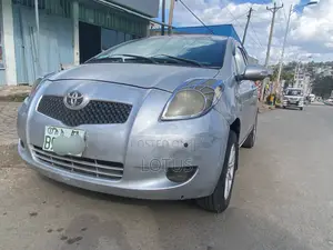 Toyota Yaris 1.0 Eco 2006 Gray
