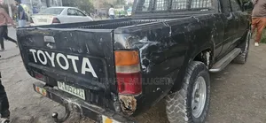 Toyota Hilux 1995 Black