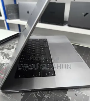 New Laptop Apple MacBook Pro M1 32GB Apple M1 Pro SSD 1T