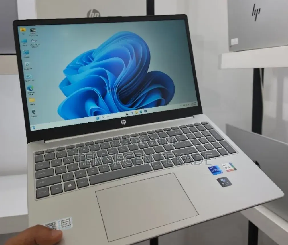 New Laptop HP Stream Notebook 16GB Intel Core i7 SSD 512GB