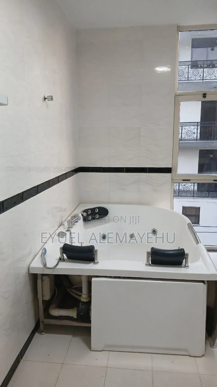 Furnished 6bdrm House in Yeka for sale