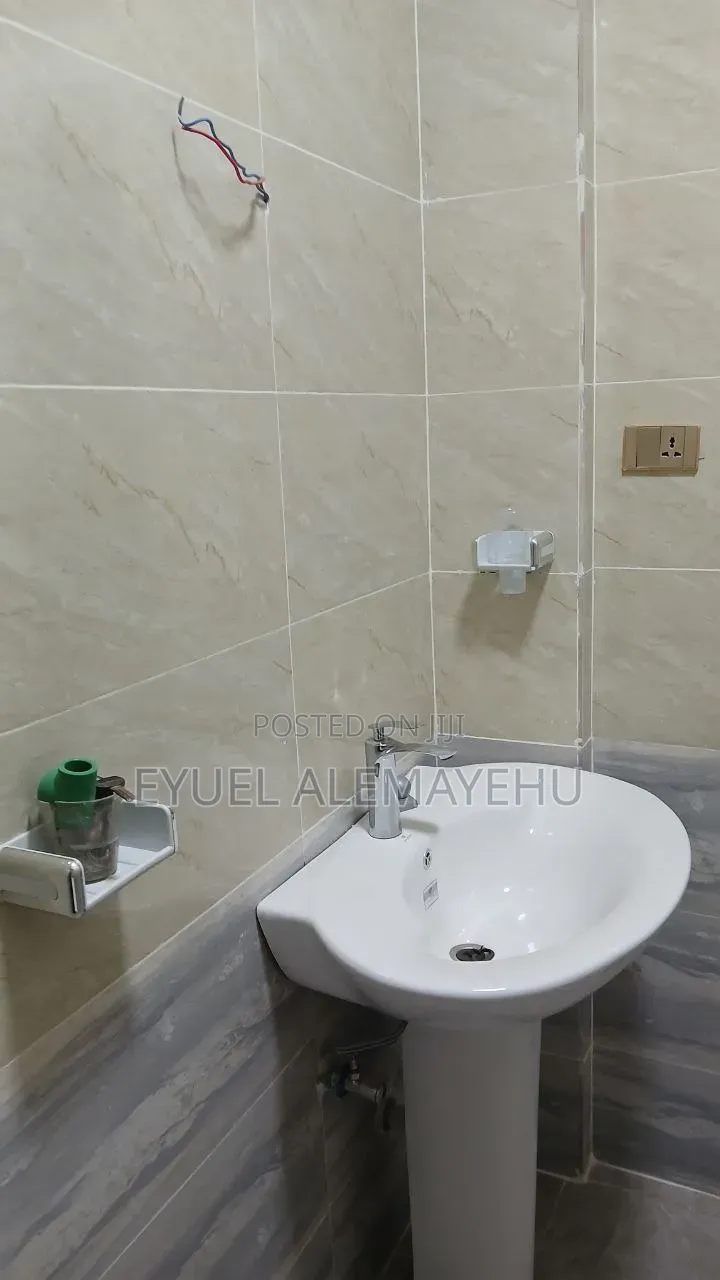 Furnished 6bdrm House in Yeka for sale