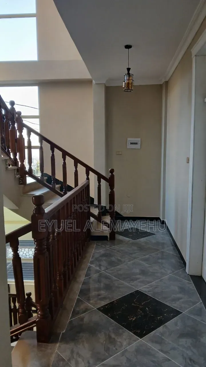 Furnished 6bdrm House in Yeka for sale