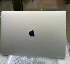 New Laptop Apple MacBook Pro 2018 16GB Intel Core i7 SSD 256GB