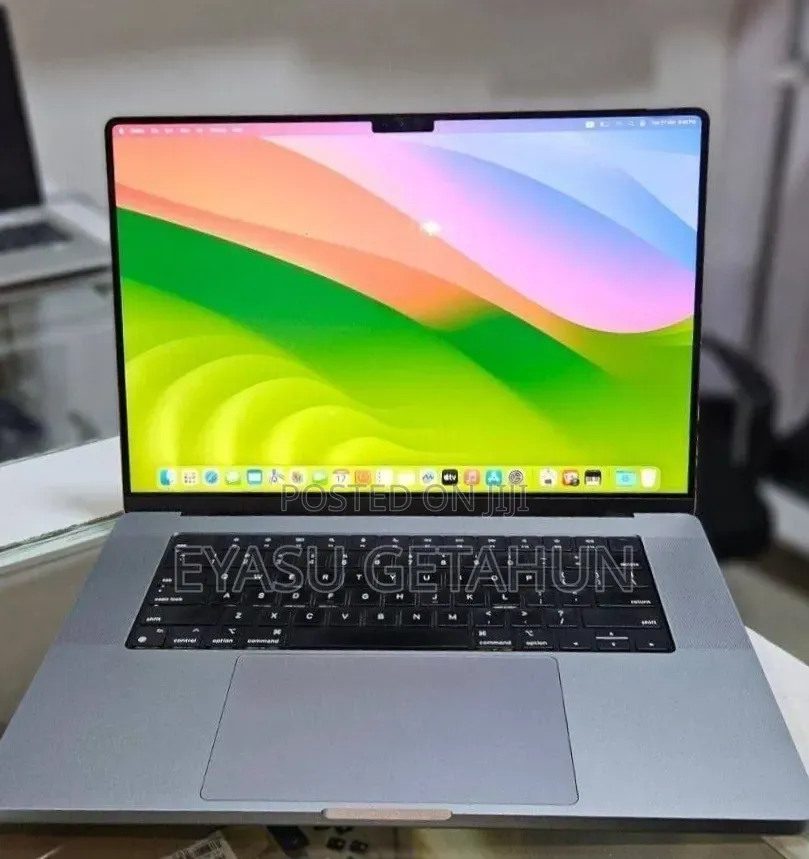 New Laptop Apple MacBook Pro M1 32GB Apple M1 Pro SSD 1T