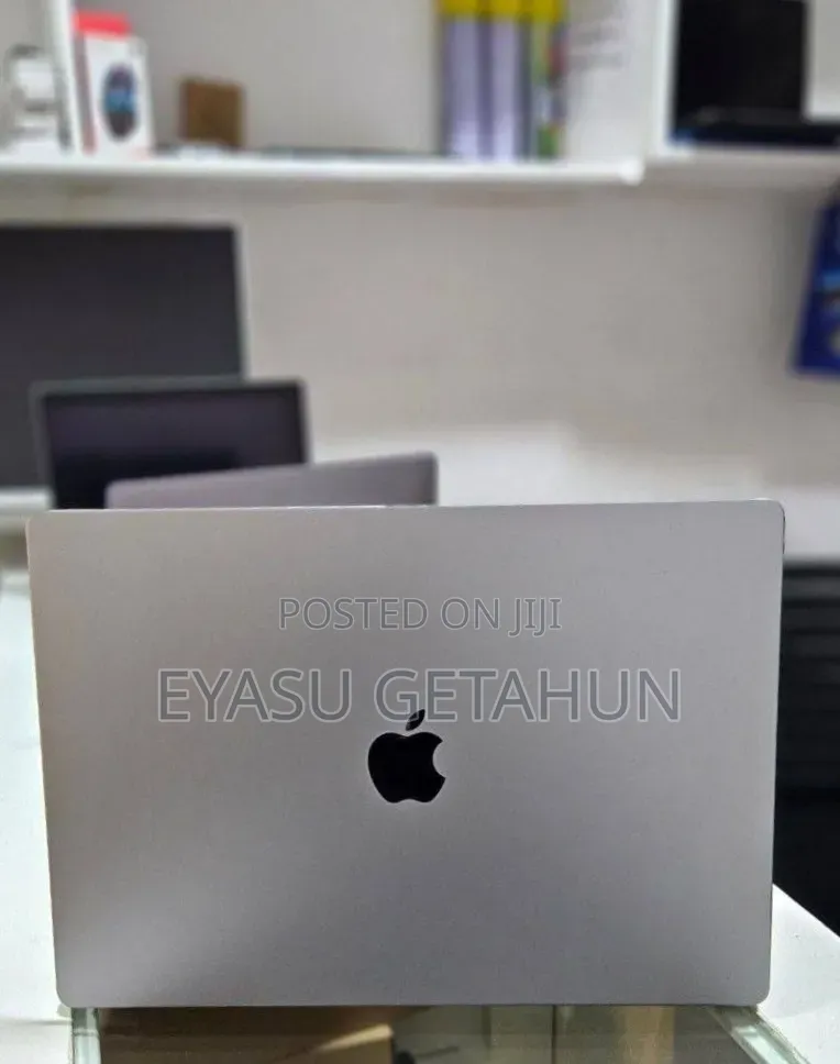 New Laptop Apple MacBook Pro M1 32GB Apple M1 Pro SSD 1T