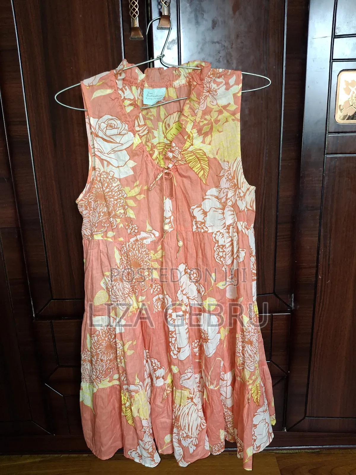 Used Like New Women Short Dress. Size Free. 1300br