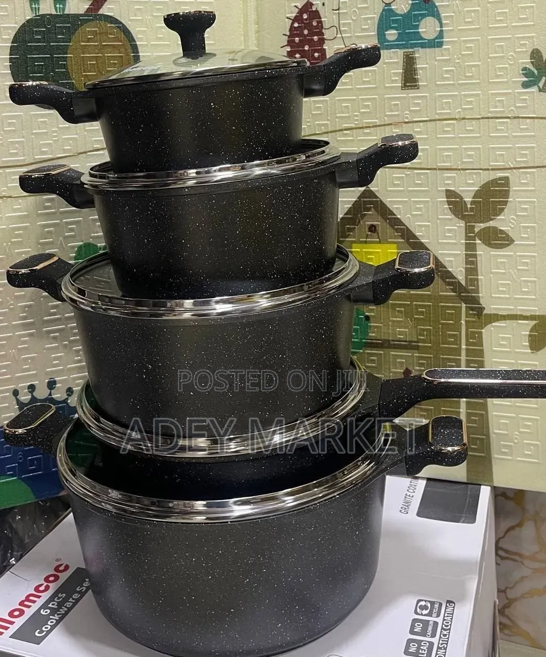 Momcoc Non Stick Cookware.