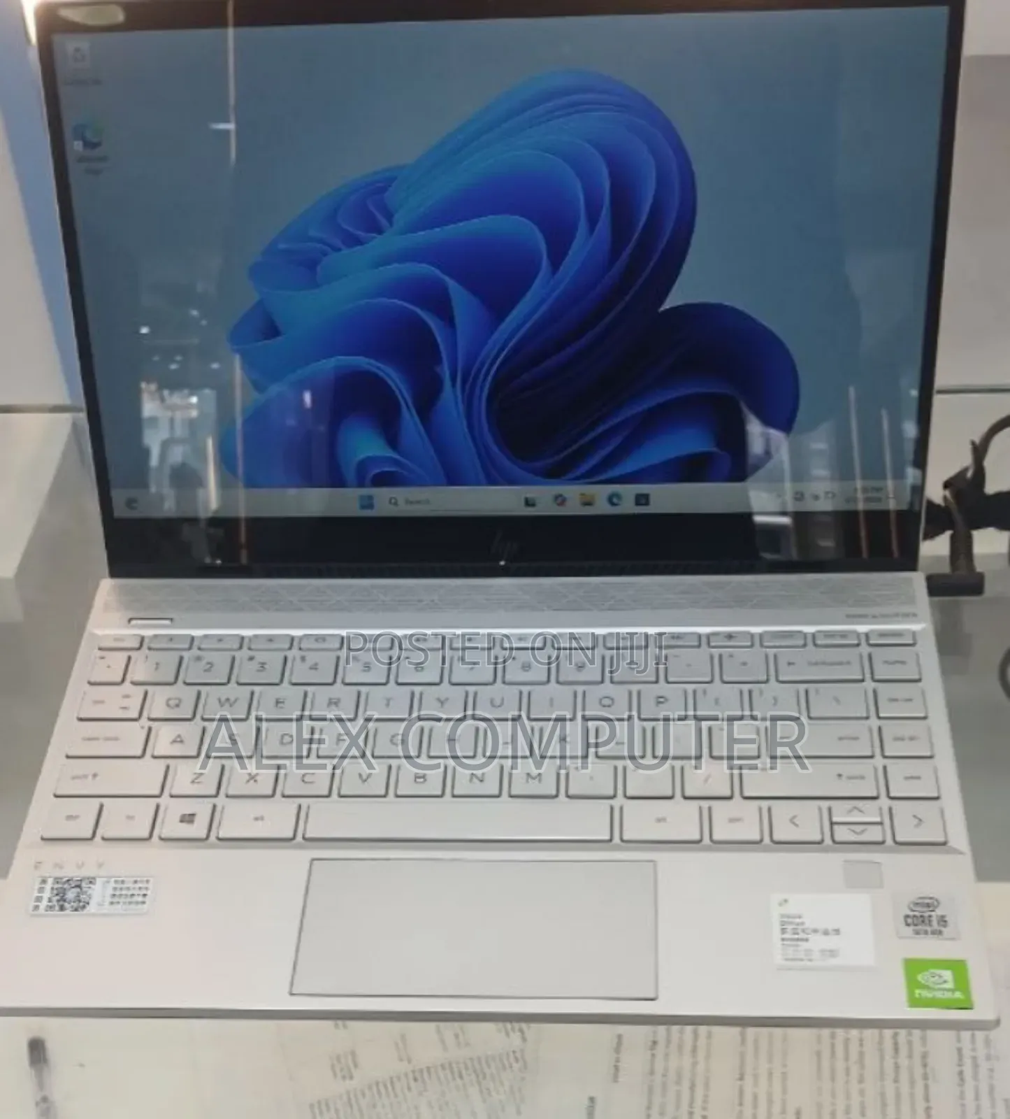 New Laptop HP Envy 15 8GB Intel Core i5 SSD 512GB
