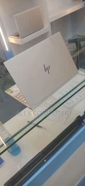 New Laptop HP Envy 15 8GB Intel Core i5 SSD 512GB