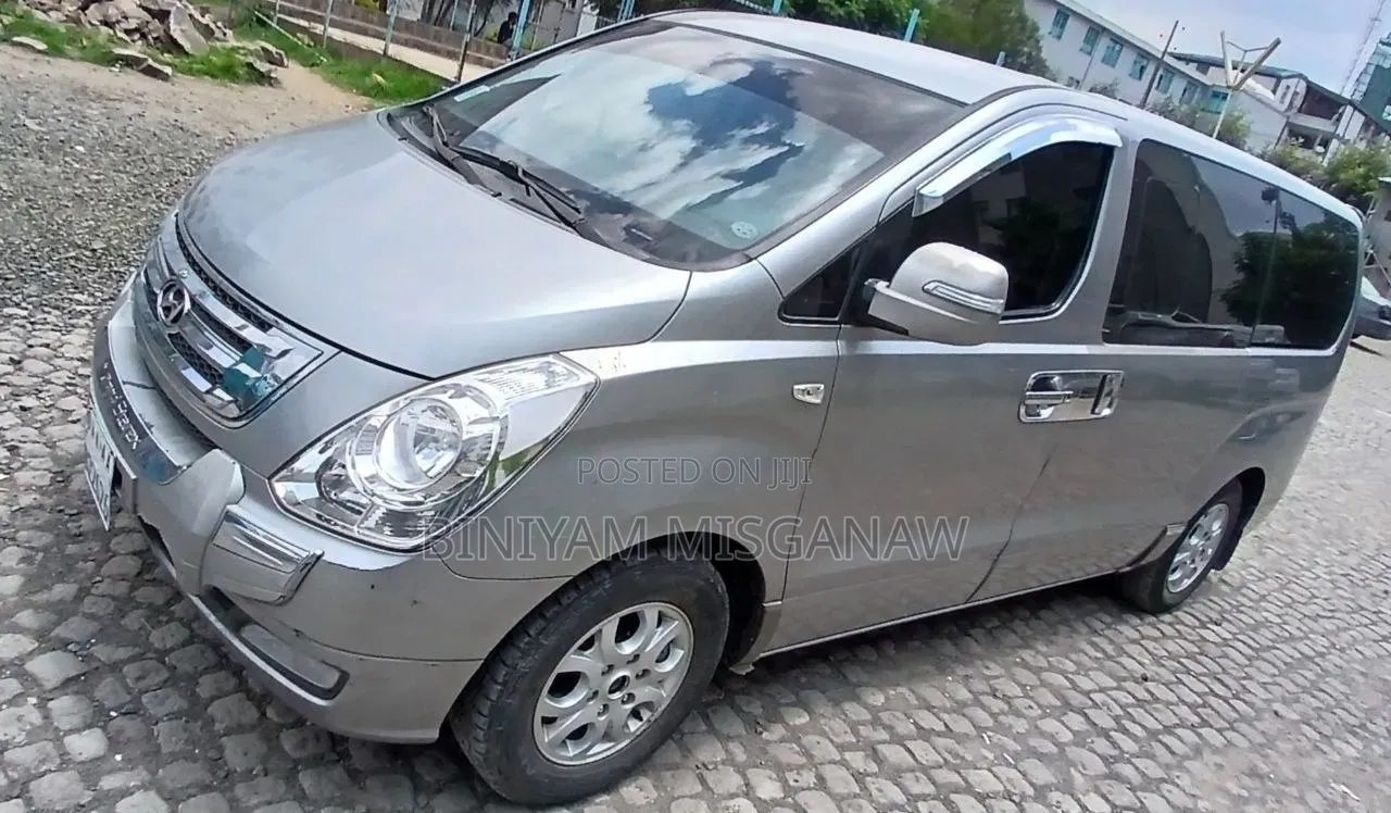 Hyundai H1 2015 Silver