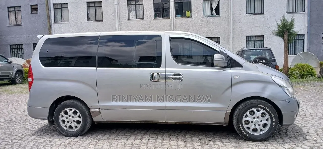 Hyundai H1 2015 Silver