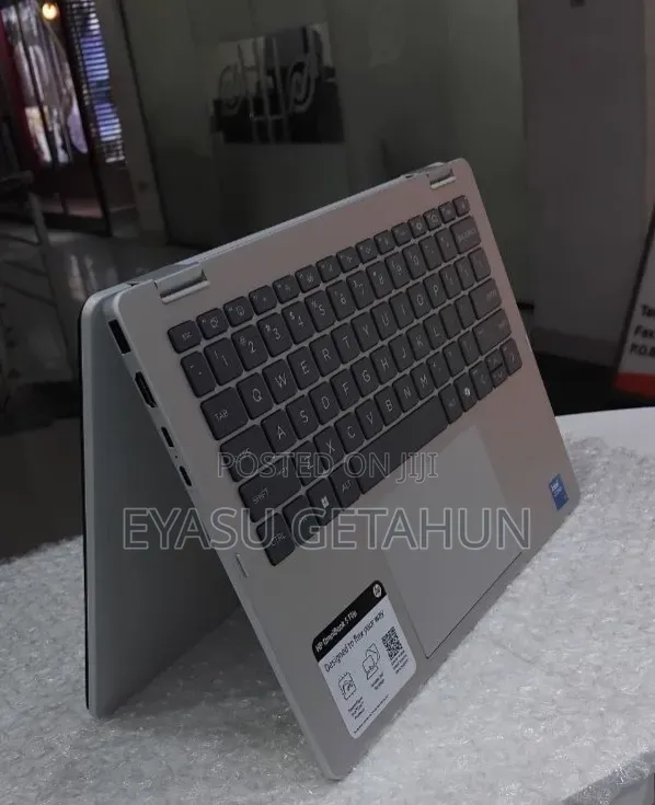 New Laptop HP OmniBook 5 Flip 16GB Intel Core 7 SSD 512GB