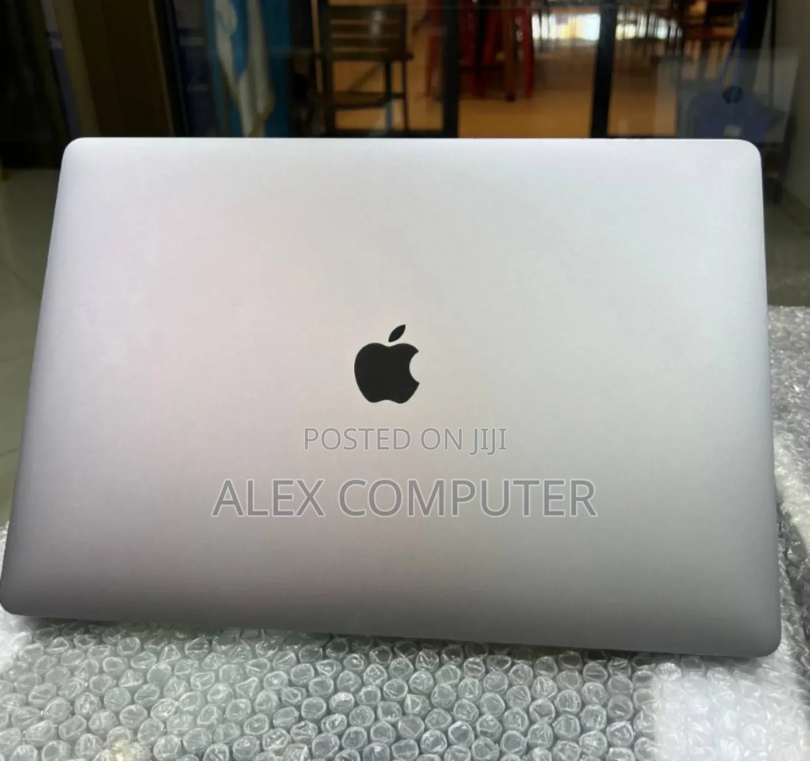 New Laptop Apple MacBook Pro 2017 16GB Intel Core i7 SSD 512GB