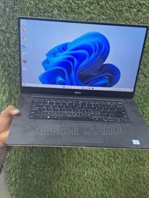 New Laptop Dell Precision 5520 16GB Intel Core i7 SSD 512GB