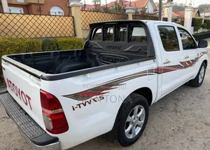 Toyota Hilux 2015 White
