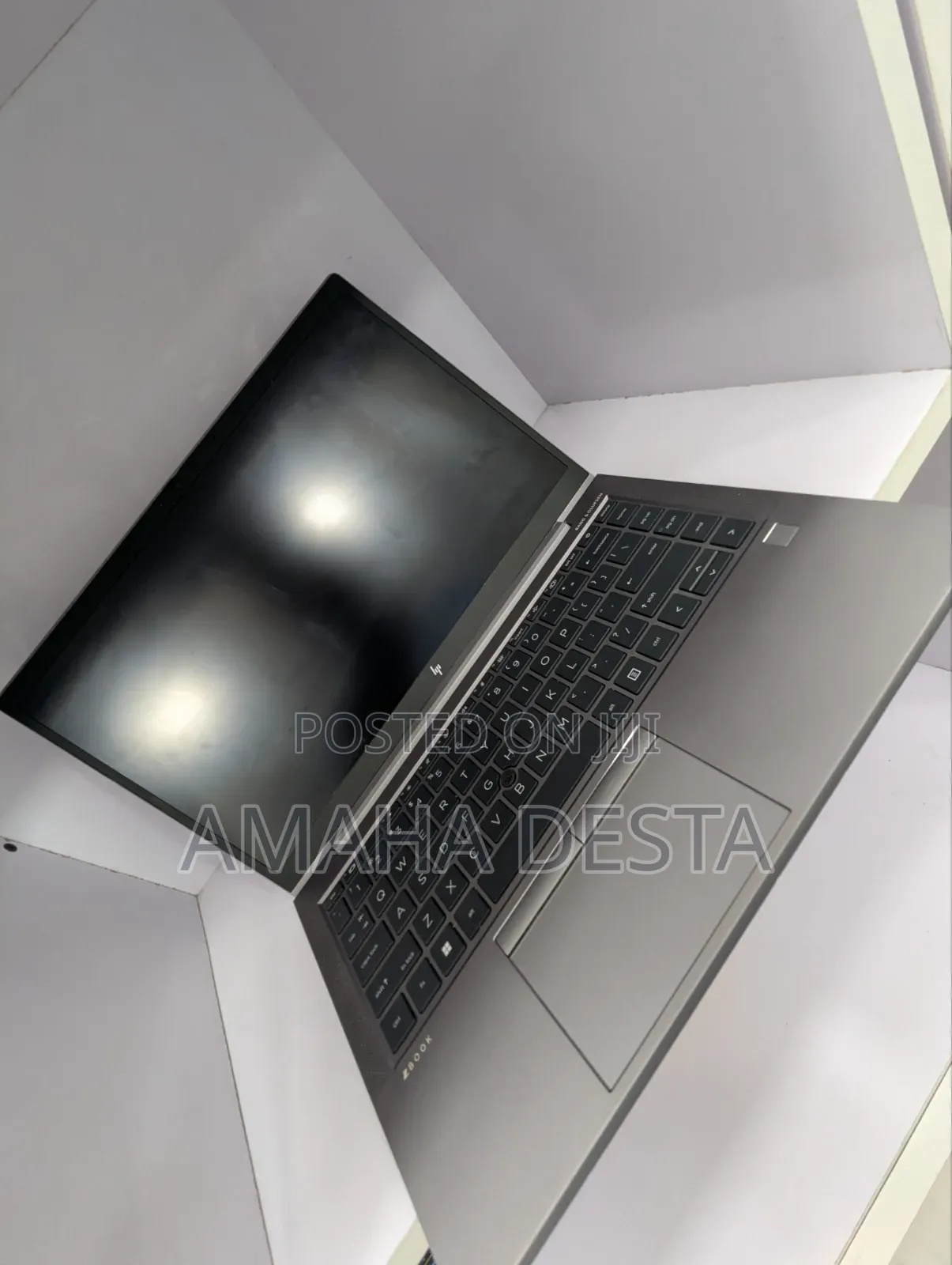 New Laptop HP ZBook Firefly G8 16GB Intel Core i7 SSD 512GB