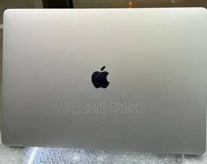 New Laptop Apple MacBook Pro 2018 16GB Intel Core i7 SSD 256GB