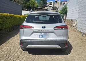 Toyota Corolla Cross Hybrid 2023 Silver