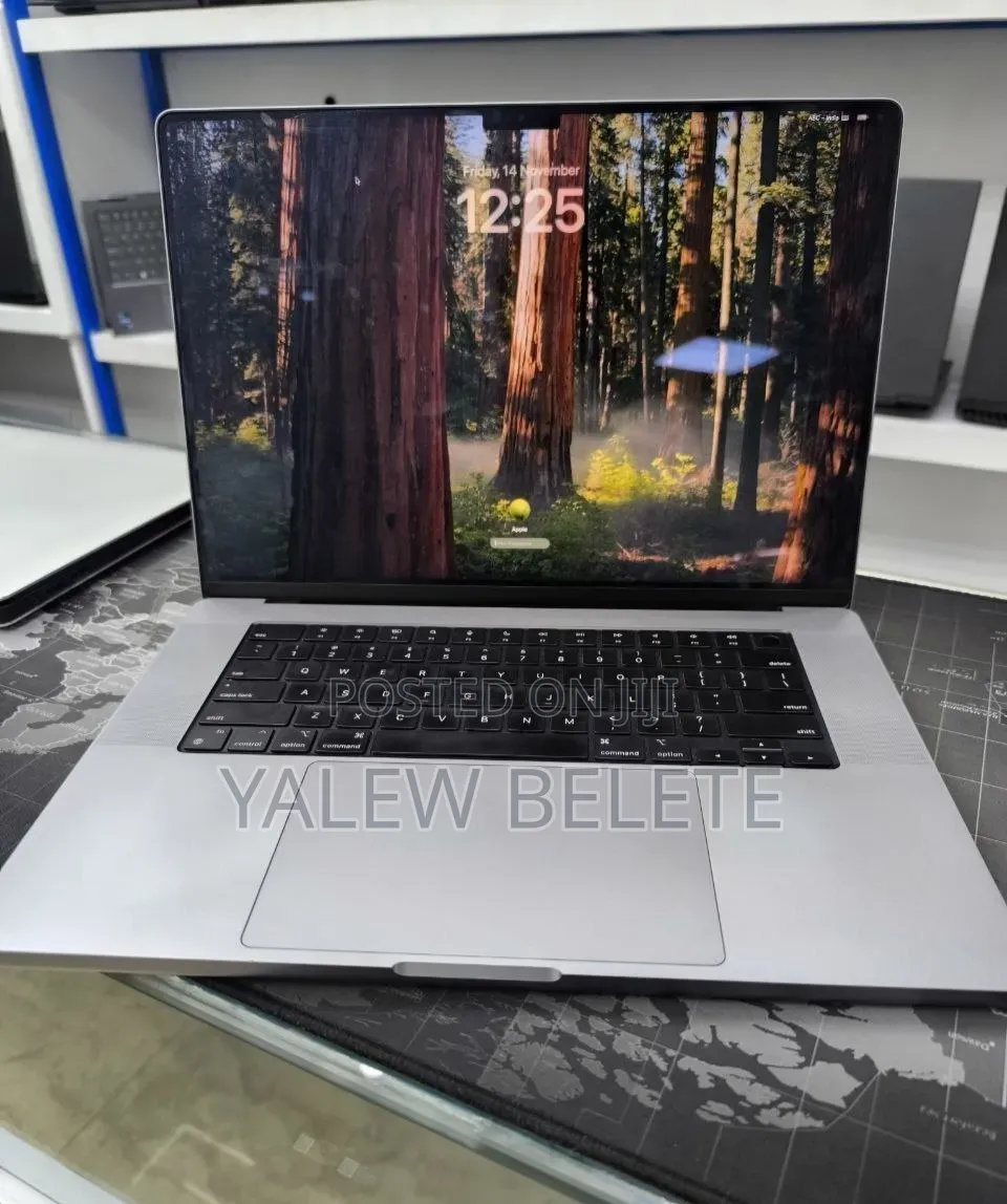New Laptop Apple MacBook Pro 32GB Apple M1 Max SSD 1T