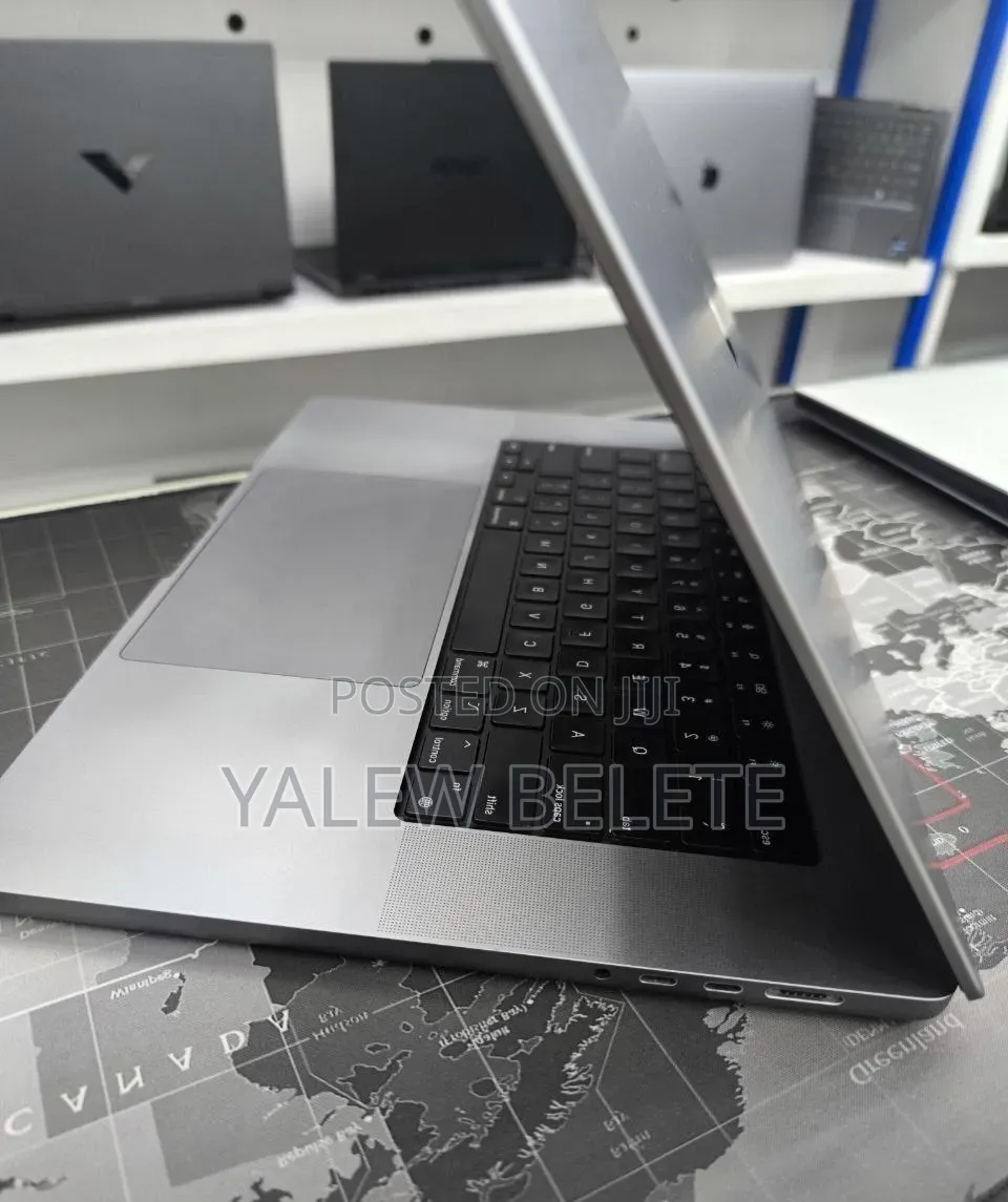 New Laptop Apple MacBook Pro 32GB Apple M1 Max SSD 1T