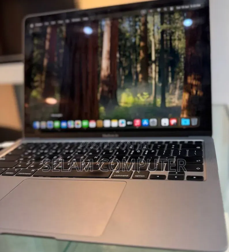 New Laptop Apple MacBook Air 2020 8GB Apple M1 SSD 256GB
