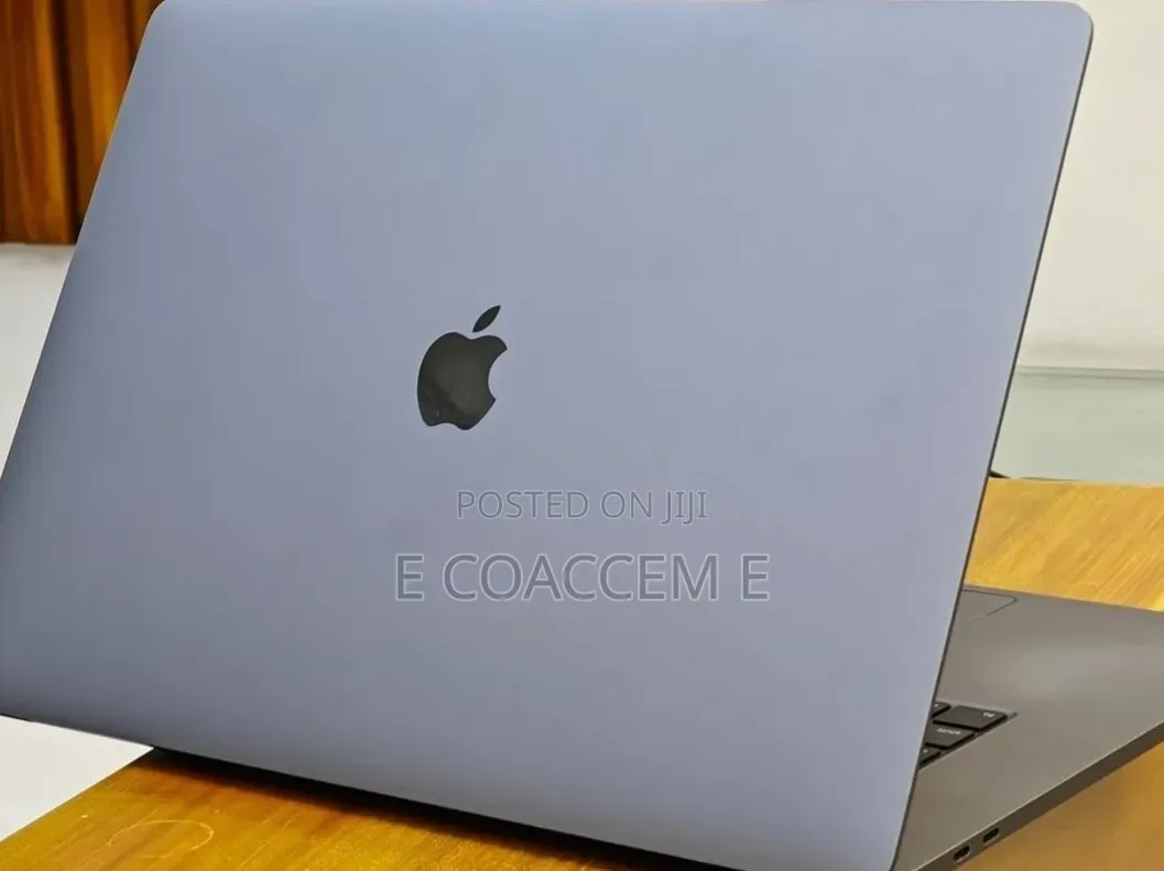 New Laptop Apple MacBook 16GB Intel Core i7 SSD 512GB