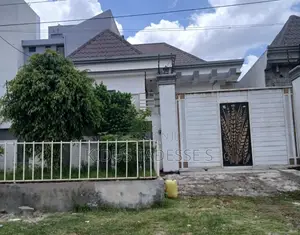 Furnished 3bdrm Villa in 230 M2 3 Bedrooms 2, Bole for sale