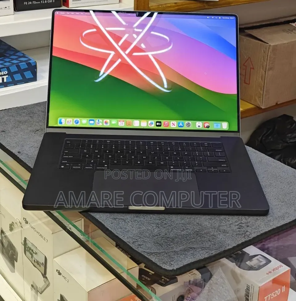 New Apple MacBook Pro 2023 M3 Pro 16-inch 36GB Apple M3 Pro SSD 512GB