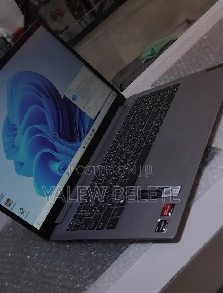 New Laptop Lenovo Ideapad 3 8GB AMD Ryzen 5 SSD 512GB