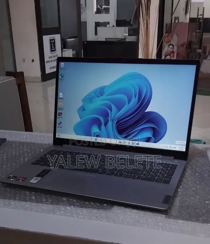 New Laptop Lenovo Ideapad 3 8GB AMD Ryzen 5 SSD 512GB