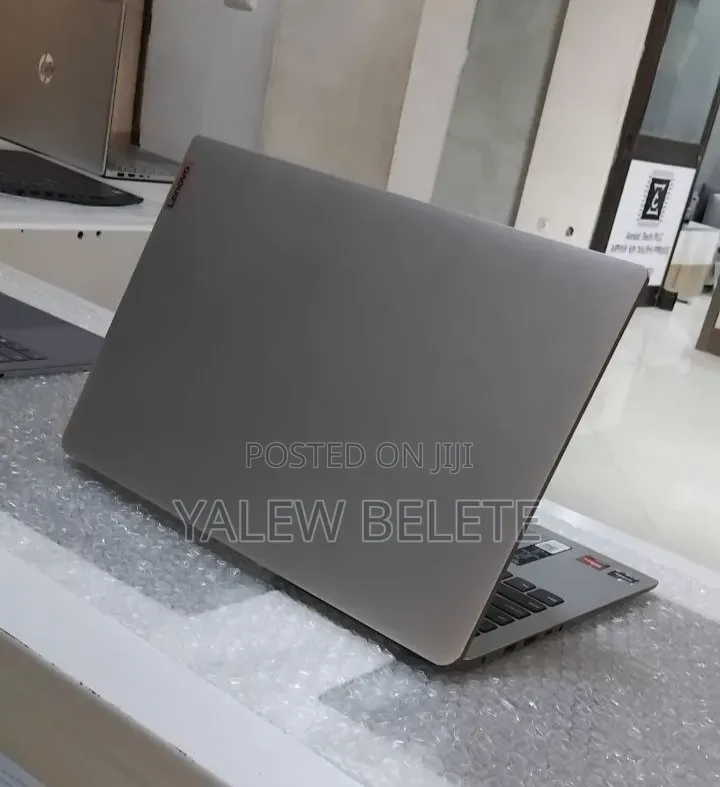 New Laptop Lenovo Ideapad 3 8GB AMD Ryzen 5 SSD 512GB
