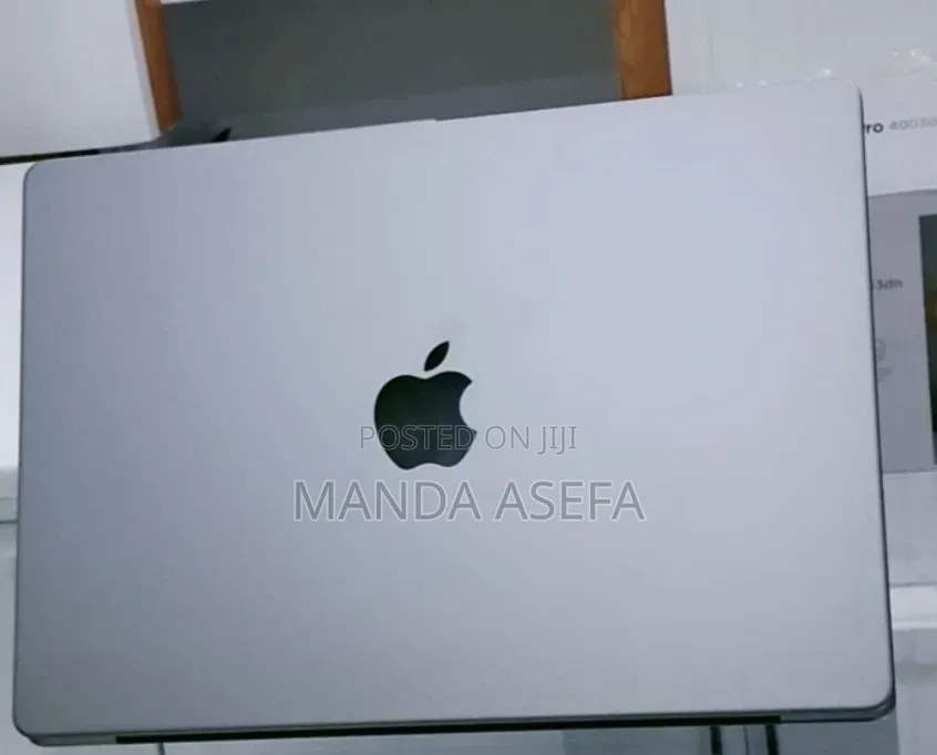New Laptop Apple MacBook Pro M1 16GB Apple M1 Pro SSD 1T