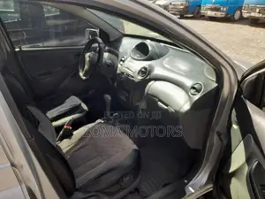 Toyota Vitz 1.0 FWD 3dr 2001 Silver