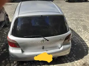 Toyota Vitz 1.0 FWD 3dr 2001 Silver