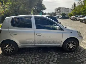 Toyota Vitz 1.0 FWD 3dr 2001 Silver