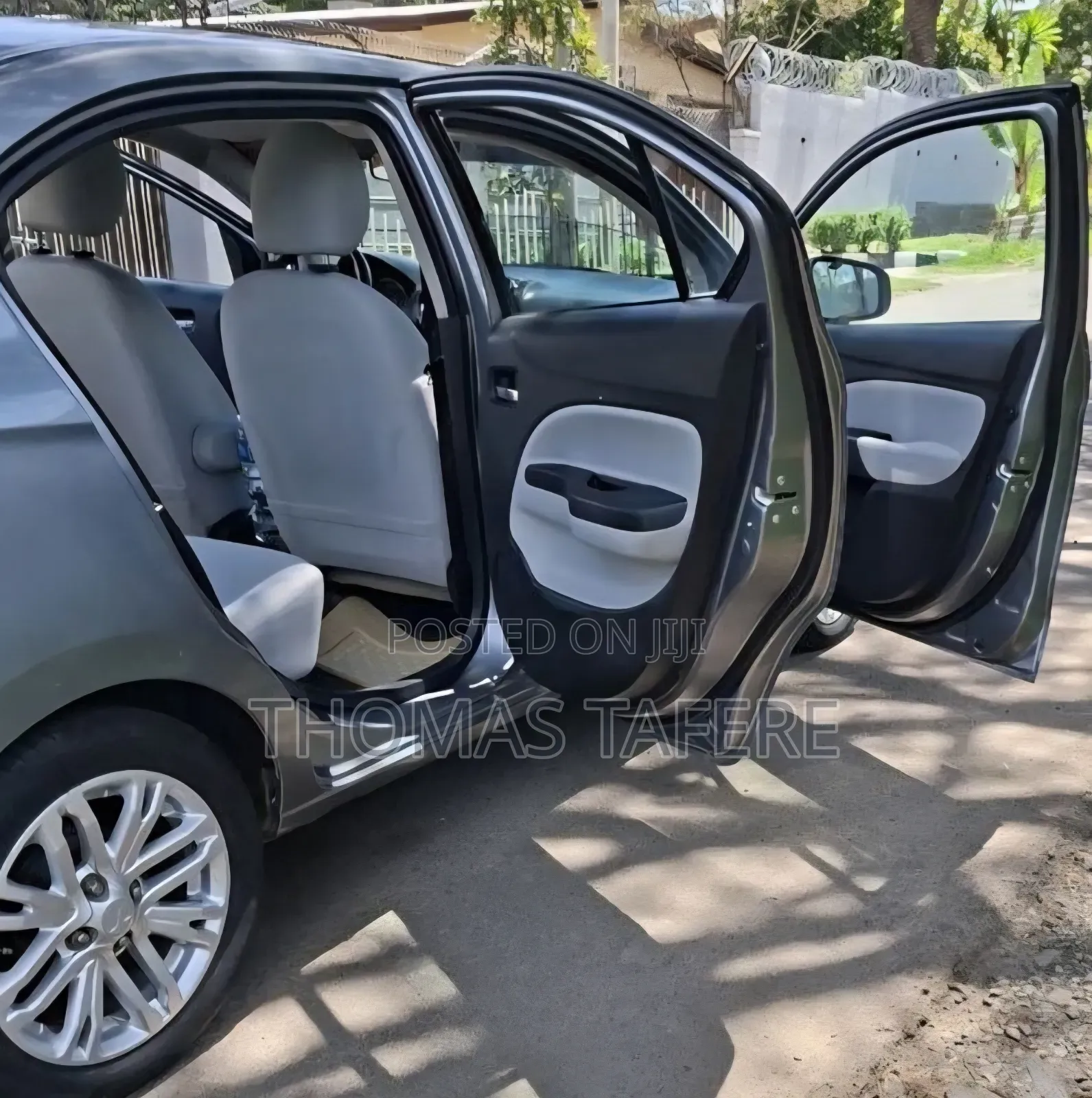 Mitsubishi Attrage 2021 Silver