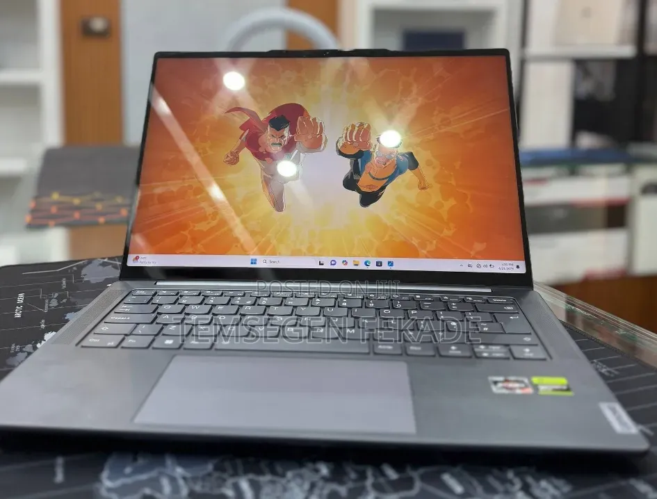 New Laptop Lenovo Yoga 700 32GB AMD Ryzen 7 SSD 512GB