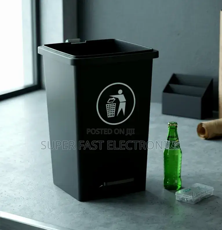 Kenpoly Garbage 20-Litre Compact Pedal Trash Bin (Black)
