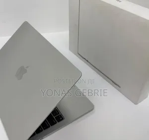 New Laptop Apple MacBook 16GB Apple M4 SSD 256GB