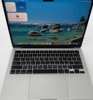 New Laptop Apple MacBook 16GB Apple M4 SSD 256GB