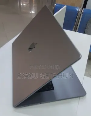 New Laptop Apple MacBook Pro M1 32GB Apple M1 Pro SSD 1T