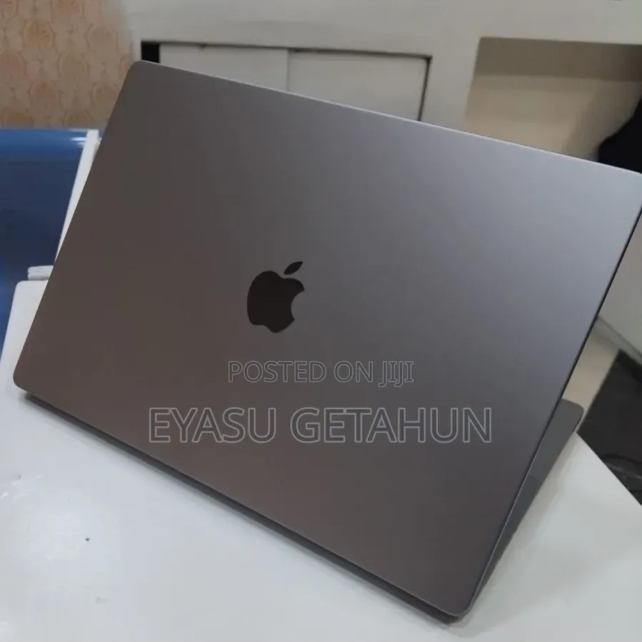 New Laptop Apple MacBook Pro M1 32GB Apple M1 Pro SSD 1T