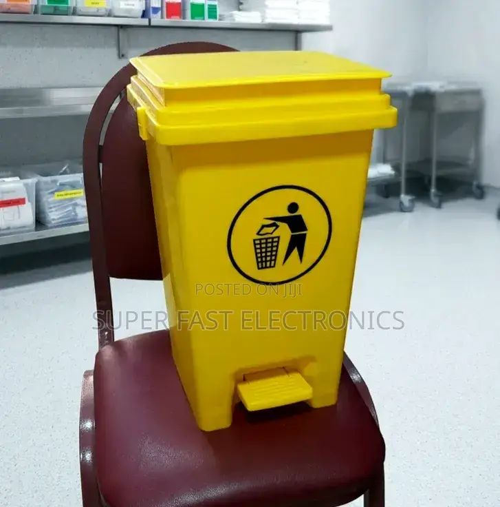 Kenpoly Garbage 20-Litre Medical Pedal Trash Bin (Yellow)