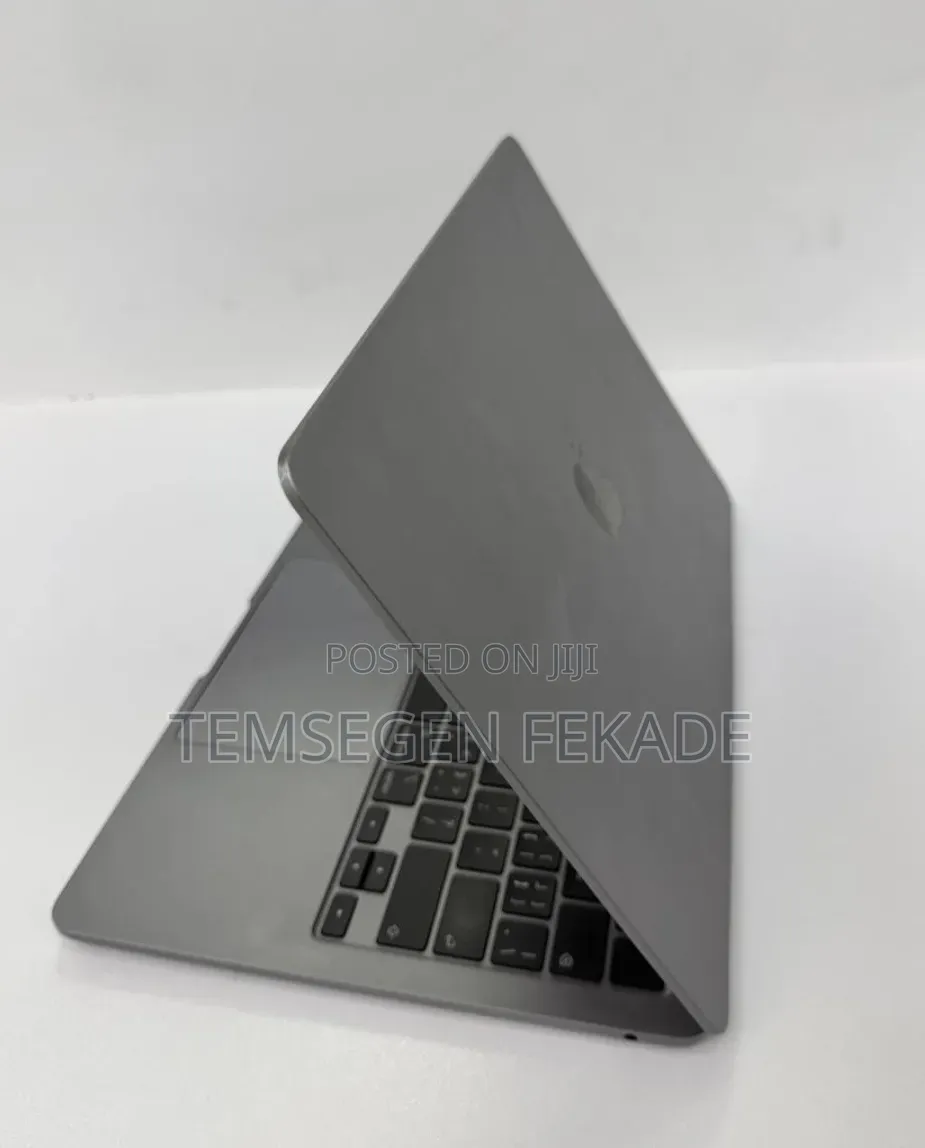 New Apple MacBook Air 2024 M3 13-inch 16GB Apple M3 Max SSD 256GB